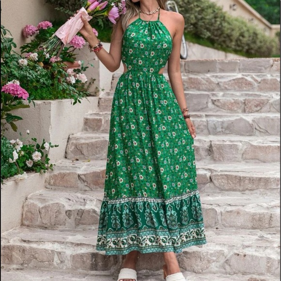 Boho Floral Paisley Print Cutout Halter Maxi Dress - Picture 13 of 13